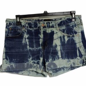 Celebrity Pink bleach dye High Rise shor…